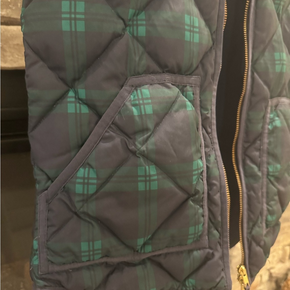 J.Crew Women’s XXS lightweight  down puffer vest! - Picture 9 of 9